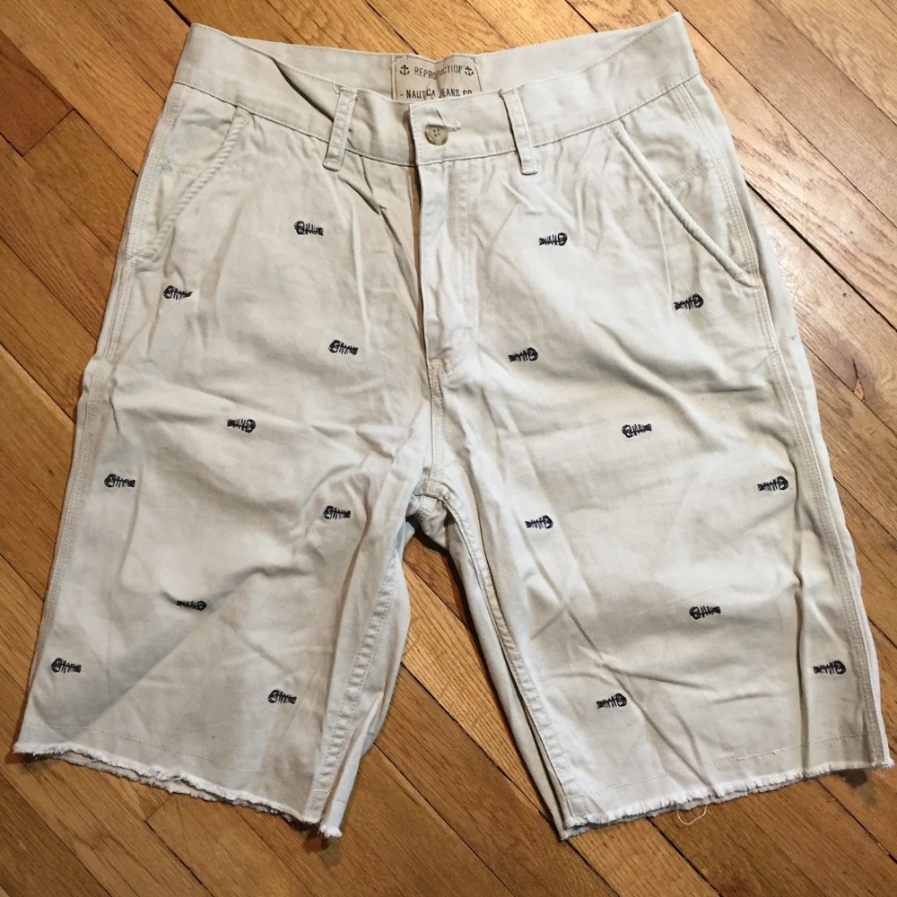 Nautica Khaki Shorts 32 Fishbone Cell Phone Pocket